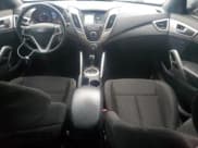 ✅ 2017 Hyundai Veloster • VIN: KMHTC6AD7HU322627 • Lot: 80287014. Wystawiony na Copart z przebiegiem 108 890 mil. Bezpłatny archiwum sprzedaży aukcyjnych z USA i szczegółowy raport historii pojazdu na DreamBid. Zdjęcie 8.