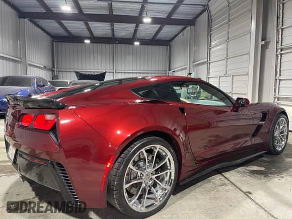 2019 Chevrolet Corvette Grand Sport 2LT z VIN 1G1YY2D71K5104106, wystawiony jako Copart lot #80674914 z przebiegiem 35 349 mil mil oraz Czysty tytuł • Clean title. Historia ofert i sprzedaży dostępna na DreamBid. Obrazek 4.