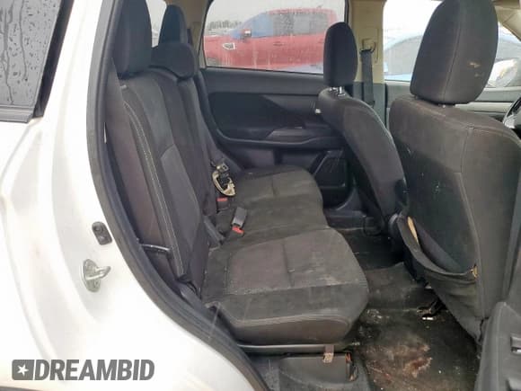 ✅ 2018 Mitsubishi Outlander SE • VIN: JA4AD3A31JZ014712 • Lot: 63241275. Wystawiony na Copart z przebiegiem 179 660 mil. Bezpłatny archiwum sprzedaży aukcyjnych z USA i szczegółowy raport historii pojazdu na DreamBid. Zdjęcie 11.