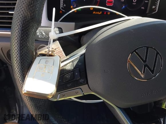 ✅ 2020 Volkswagen Atlas SEL Premium R-Line • VIN: 1V2TE2CA3LC223634 • Lot: 43303037. Listed on IAAI with 105,502 mi. Free auction sales archive from the USA and detailed vehicle history report at DreamBid. Image 11.