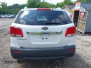 ✅ 2012 Kia Sorento LX • VIN: 5XYKTDA21CG296569 • Lot: 42539935. Listed on IAAI with 101,456 mi. Free auction sales archive from the USA and detailed vehicle history report at DreamBid. Image 17.