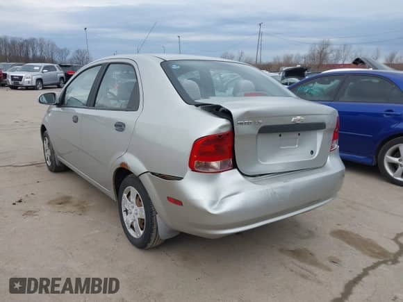 2005 Chevrolet Aveo SVM z VIN KL1TD52645B415308, wystawiony jako IAAI lot #41717918 z przebiegiem 66 814 mil mil oraz . Historia ofert i sprzedaży dostępna na DreamBid. Obrazek 3.