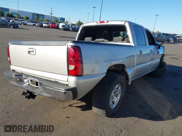 ✅ 2006 Chevrolet Silverado 1500 LT1 • VIN: 2GCEC13T661221589 • Лот: 43487047. Опубликован ранее на IAAI с пробегом 145 400 миль. Бесплатный доступ к архиву аукционных продаж из США и подробный отчёт об истории автомобиля на DreamBid. Изображение 4.