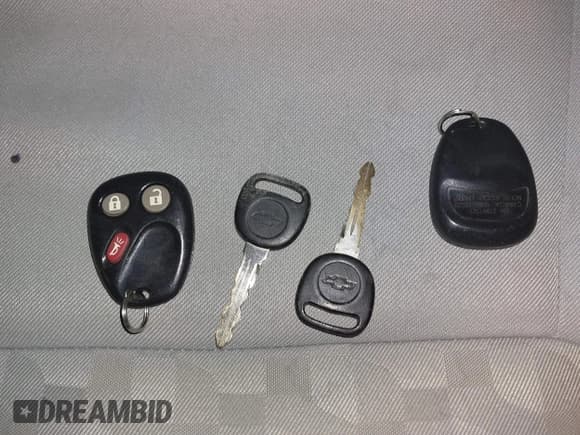 ✅ 2005 Chevrolet Equinox LT • VIN: 2CNDL73F056199255 • Lot: 41554254. Wystawiony na IAAI z przebiegiem 102 834 mil. Bezpłatny archiwum sprzedaży aukcyjnych z USA i szczegółowy raport historii pojazdu na DreamBid. Zdjęcie 11.