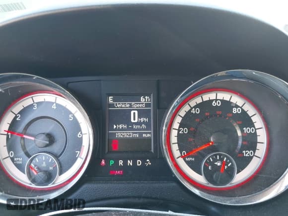 ✅ 2014 Dodge Grand Caravan SXT • VIN: 2C4RDGCG6ER320109 • Lot: 43586410. Wystawiony na IAAI z przebiegiem 192 923 mil. Bezpłatny archiwum sprzedaży aukcyjnych z USA i szczegółowy raport historii pojazdu na DreamBid. Zdjęcie 7.