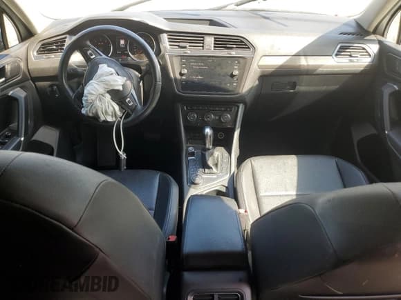 ✅ 2018 Volkswagen Tiguan SEL • VIN: 3VV2B7AX8JM100502 • Lot: 81006435. Listed on Copart with 89,904 mi. Free auction sales archive from the USA and detailed vehicle history report at DreamBid. Image 8.