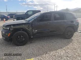 ✅ 2024 Jeep Grand Cherokee Altitude • VIN: 1C4RJHAG9RC702747 • Лот: 80722385. Опубликован ранее на Copart с пробегом 17 971 миль. Бесплатный доступ к архиву аукционных продаж из США и подробный отчёт об истории автомобиля на DreamBid. Изображение 1.