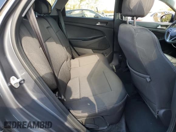✅ 2019 Hyundai Tucson SE • VIN: KM8J2CA43KU027802 • Лот: 82689135. Опубликован ранее на Copart с пробегом 63 736 миль. Бесплатный доступ к архиву аукционных продаж из США и подробный отчёт об истории автомобиля на DreamBid. Изображение 11.