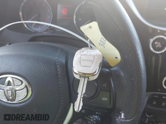 ✅ 2018 Toyota Corolla SE • VIN: 2T1BURHE8JC987780 • Лот: 43361958. Опубликован ранее на IAAI с пробегом 165 622 миль. Бесплатный доступ к архиву аукционных продаж из США и подробный отчёт об истории автомобиля на DreamBid. Изображение 11.