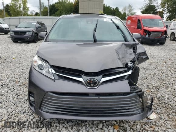 ✅ 2018 Toyota Sienna XLE Auto Access Seat • VIN: 5TDYZ3DCXJS942263 • Lot: 80532285. Listed on Copart with Not provided. Free auction sales archive from the USA and detailed vehicle history report at DreamBid. Image 5.