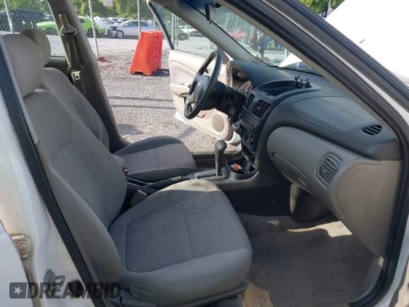 ✅ 2004 Nissan Sentra S • VIN: 3N1CB51D14L826471 • Lot: 42514174. Listed on IAAI with 143,702 mi. Free auction sales archive from the USA and detailed vehicle history report at DreamBid. Image 5.