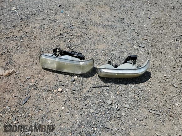 ✅ 2002 Chevrolet Suburban LT • VIN: 1GNFK16ZX2J297539 • Лот: 62850715. Опубликован ранее на Copart с пробегом 255 146 миль. Бесплатный доступ к архиву аукционных продаж из США и подробный отчёт об истории автомобиля на DreamBid. Изображение 13.