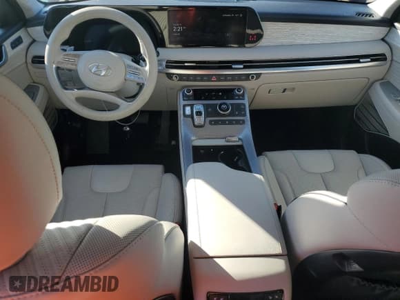 ✅ 2024 Hyundai Palisade Calligraphy • VIN: KM8R74GE6RU703549 • Лот: 85872254. Опубликован ранее на Copart с пробегом 8 225 миль. Бесплатный доступ к архиву аукционных продаж из США и подробный отчёт об истории автомобиля на DreamBid. Изображение 8.