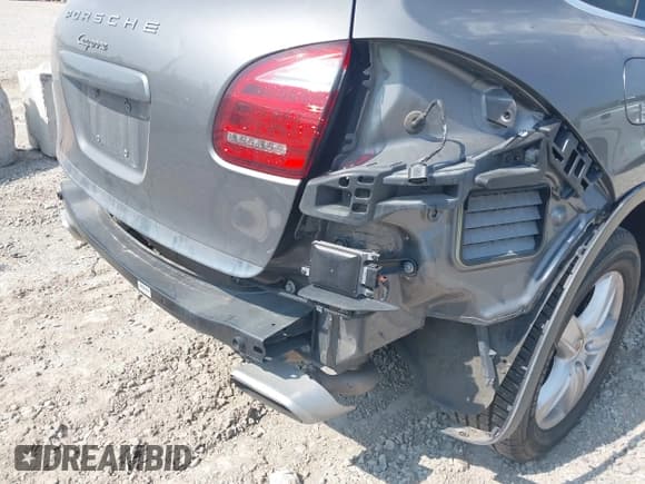 ✅ 2013 Porsche Cayenne Diesel • VIN: WP1AF2A26DLA38723 • Лот: 42996823. Опубликован ранее на IAAI с пробегом 149 048 миль. Бесплатный доступ к архиву аукционных продаж из США и подробный отчёт об истории автомобиля на DreamBid. Изображение 12.