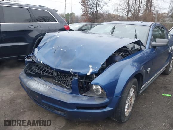 ✅ 2009 Ford Mustang • VIN: 1ZVHT80N995144826 • Lot: 43756704. Listed on IAAI with 89,394 mi. Free auction sales archive from the USA and detailed vehicle history report at DreamBid. Image 6.