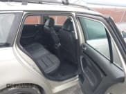 ✅ 2013 Volkswagen Jetta TDI w/Sunroof & Nav • VIN: 3VWPL7AJXDM673013 • Lot: 43691070. Wystawiony na IAAI z przebiegiem 111 072 mil. Bezpłatny archiwum sprzedaży aukcyjnych z USA i szczegółowy raport historii pojazdu na DreamBid. Zdjęcie 8.