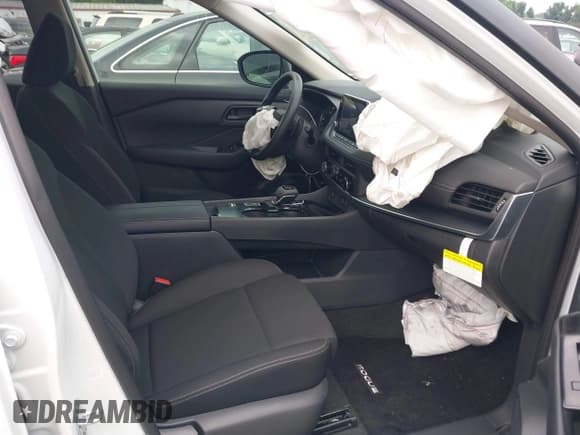 ✅ 2025 Nissan Rogue S • VIN: 5N1BT3AA9SC790341 • Лот: 42684660. Опубликован ранее на IAAI с пробегом 26 миль. Бесплатный доступ к архиву аукционных продаж из США и подробный отчёт об истории автомобиля на DreamBid. Изображение 5.