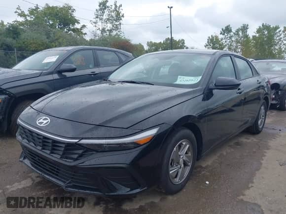 2025 Hyundai Elantra SE с VIN KMHLL4DG4SU015644, выставлен на аукционе IAAI как лот 43265922 с пробегом 5 811 миль миль и . История ставок и продаж доступна на DreamBid. Изображение 2.