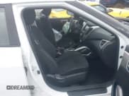 ✅ 2014 Hyundai Veloster • VIN: KMHTC6ADXEU186893 • Lot: 41510743. Wystawiony na IAAI z przebiegiem Nie podano. Bezpłatny archiwum sprzedaży aukcyjnych z USA i szczegółowy raport historii pojazdu na DreamBid. Zdjęcie 5.