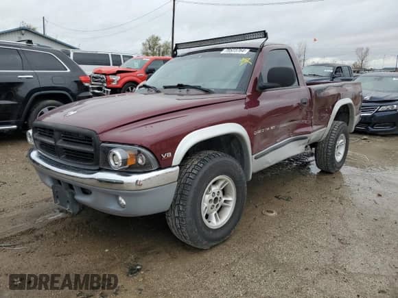 2000 Dodge Dakota Sport z VIN 1B7GG26N8YS795890, wystawiony jako Copart lot #78523764 z przebiegiem 214 933 mil mil oraz Szkoda całkowita • Salvage title. Historia ofert i sprzedaży dostępna na DreamBid. Obrazek 1.