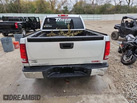 ✅ 2012 GMC Sierra 1500 SLE • VIN: 3GTP2VE77CG175924 • Лот: 87216395. Опубликован ранее на Copart с пробегом 202 259 миль. Бесплатный доступ к архиву аукционных продаж из США и подробный отчёт об истории автомобиля на DreamBid. Изображение 6.