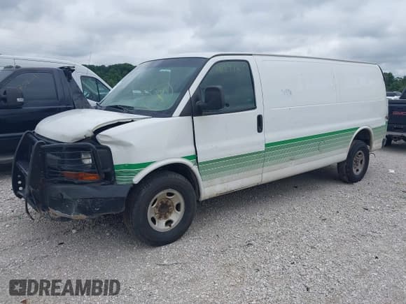 ✅ 2016 Chevrolet Express Cargo • VIN: 1GCZGHFG5G1230370 • Lot: 42697210. Listed on IAAI with 370,606 mi. Free auction sales archive from the USA and detailed vehicle history report at DreamBid. Image 18.