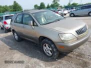 ✅ 2002 Lexus RX 300 • VIN: JTJHF10U420250478 • Lot: 42480373. Wystawiony na IAAI z przebiegiem 237 305 mil. Bezpłatny archiwum sprzedaży aukcyjnych z USA i szczegółowy raport historii pojazdu na DreamBid. Zdjęcie 1.