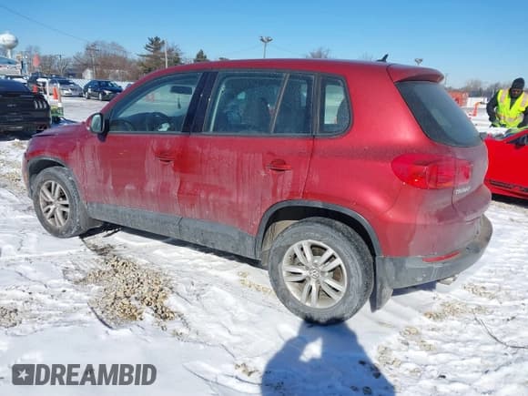 ✅ 2013 Volkswagen Tiguan S • VIN: WVGAV3AX2DW063067 • Lot: 41638749. Listed on IAAI with 150,115 mi. Free auction sales archive from the USA and detailed vehicle history report at DreamBid. Image 3.