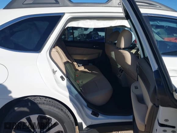 ✅ 2018 Subaru Outback Limited • VIN: 4S4BSAKC9J3380726 • Lot: 43507818. Listed on IAAI with 74,026 mi. Free auction sales archive from the USA and detailed vehicle history report at DreamBid. Image 8.