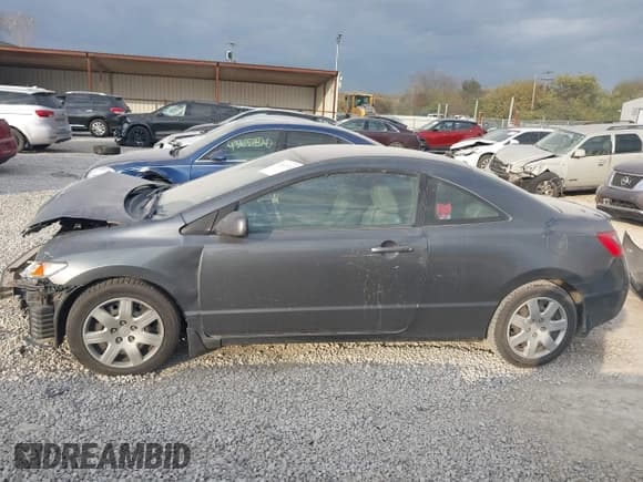 ✅ 2009 Honda Civic LX • VIN: 2HGFG12699H528840 • Lot: 43632723. Listed on IAAI with 220,718 mi. Free auction sales archive from the USA and detailed vehicle history report at DreamBid. Image 15.