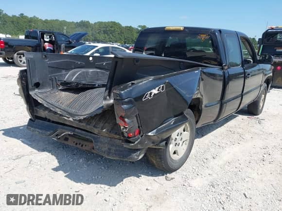 1999 Chevrolet Silverado 1500 LS z VIN 2GCEK19TXX1209019, wystawiony jako IAAI lot #43216391 z przebiegiem Nie podano mil oraz . Historia ofert i sprzedaży dostępna na DreamBid. Obrazek 4.