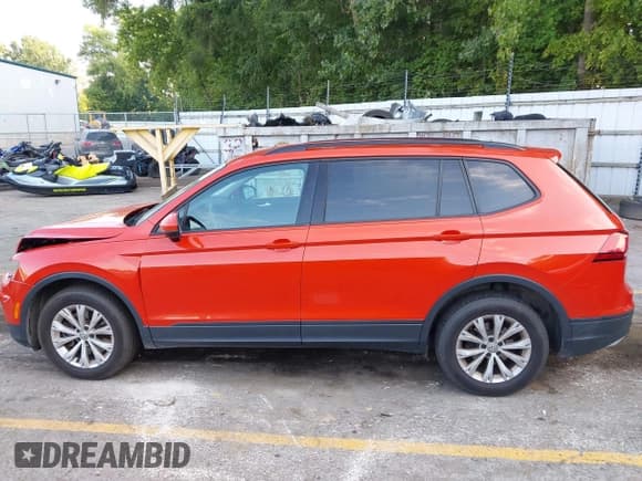 ✅ 2018 Volkswagen Tiguan S • VIN: 3VV0B7AX8JM074622 • Lot: 42929388. Listed on IAAI with 157,251 mi. Free auction sales archive from the USA and detailed vehicle history report at DreamBid. Image 14.
