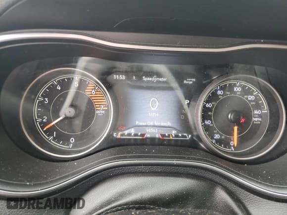 ✅ 2019 Jeep Cherokee Limited • VIN: 1C4PJMDN9KD117760 • Lot: 82162875. Wystawiony na Copart z przebiegiem 98 563 mil. Bezpłatny archiwum sprzedaży aukcyjnych z USA i szczegółowy raport historii pojazdu na DreamBid. Zdjęcie 9.