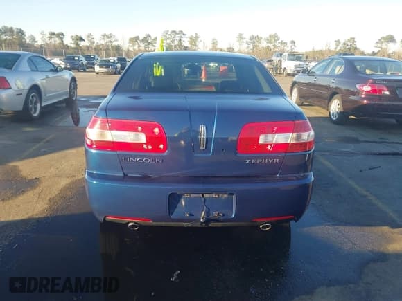 ✅ 2006 Lincoln Zephyr • VIN: 3LNHM26156R611715 • Lot: 41330153. Listed on IAAI with 232,823 mi. Free auction sales archive from the USA and detailed vehicle history report at DreamBid. Image 16.