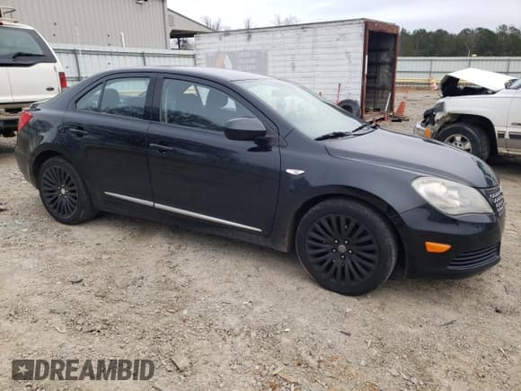 ✅ 2011 Suzuki Kizashi SE • VIN: JS2RF9A38B6111159 • Лот: 89296035. Опубликован ранее на Copart с пробегом 192 999 миль. Бесплатный доступ к архиву аукционных продаж из США и подробный отчёт об истории автомобиля на DreamBid. Изображение 4.