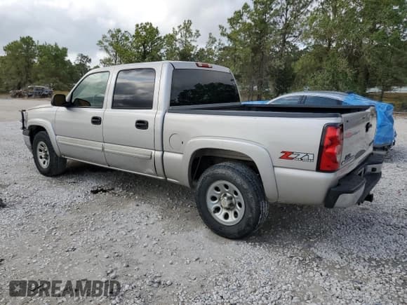 ✅ 2005 Chevrolet Silverado 1500 Z71 • VIN: 2GCEK13T051273964 • Лот: 78605854. Опубликован ранее на Copart с пробегом 220 701 миль. Бесплатный доступ к архиву аукционных продаж из США и подробный отчёт об истории автомобиля на DreamBid. Изображение 2.