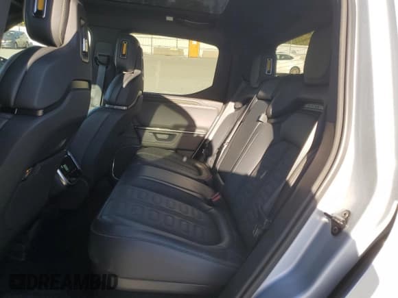 ✅ 2025 Rivian R1T Adventure • VIN: 7FCTGBAA5SN035774 • Lot: 89626345. Wystawiony na Copart z przebiegiem 10 465 mil. Bezpłatny archiwum sprzedaży aukcyjnych z USA i szczegółowy raport historii pojazdu na DreamBid. Zdjęcie 10.