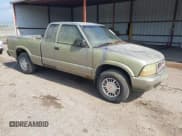 ✅ 2000 GMC Sonoma SLS • VIN: 1GTDT19W6Y8197873 • Lot: 42195920. Wystawiony na IAAI z przebiegiem 118 061 mil. Bezpłatny archiwum sprzedaży aukcyjnych z USA i szczegółowy raport historii pojazdu na DreamBid. Zdjęcie 1.