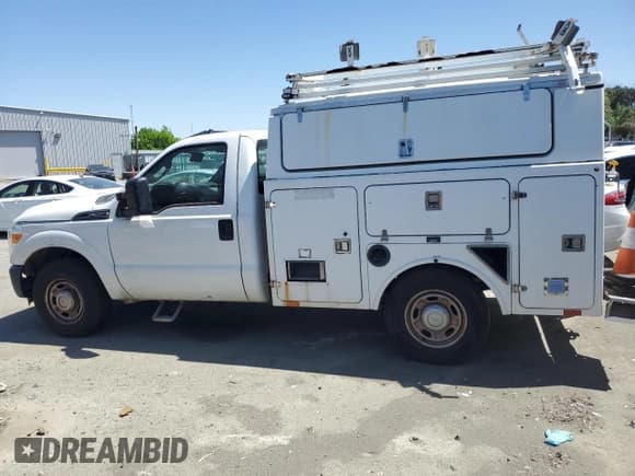 ✅ 2013 Ford F-350 XL • VIN: 1FDRF3A6XDEB92283 • Лот: 60942625. Опубликован ранее на Copart с пробегом 61 808 миль. Бесплатный доступ к архиву аукционных продаж из США и подробный отчёт об истории автомобиля на DreamBid. Изображение 2.