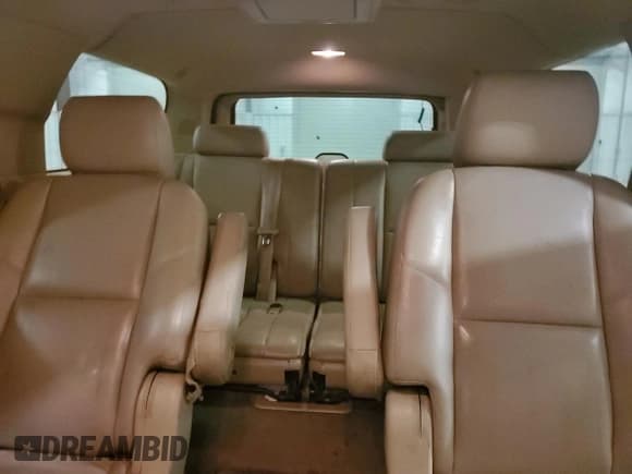 ✅ 2011 GMC Yukon XL Denali • VIN: 1GKS2MEF8BR290403 • Lot: 90221995. Wystawiony na Copart z przebiegiem 283 108 mil. Bezpłatny archiwum sprzedaży aukcyjnych z USA i szczegółowy raport historii pojazdu na DreamBid. Zdjęcie 10.