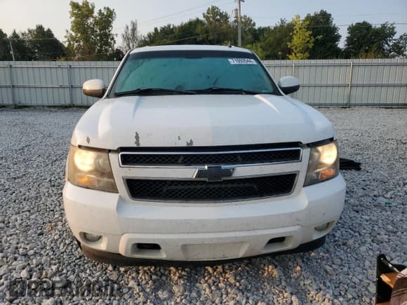 ✅ 2007 Chevrolet Suburban LTZ • VIN: 3GNFK16347G144417 • Lot: 71093544. Wystawiony na Copart z przebiegiem 279 255 mil. Bezpłatny archiwum sprzedaży aukcyjnych z USA i szczegółowy raport historii pojazdu na DreamBid. Zdjęcie 5.
