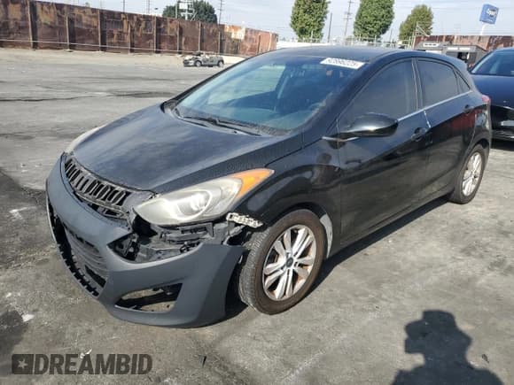 ✅ 2013 Hyundai Elantra • VIN: KMHD35LEXDU050329 • Лот: 92896225. Опубликован ранее на Copart с пробегом 112 591 миль. Бесплатный доступ к архиву аукционных продаж из США и подробный отчёт об истории автомобиля на DreamBid. Изображение 1.