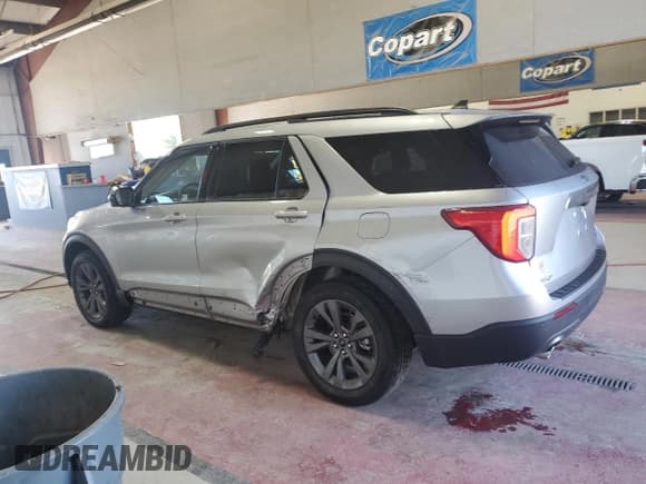 ✅ 2024 Ford Explorer XLT • VIN: 1FMSK8DH6RGA35661 • Lot: 81919335. Wystawiony na Copart z przebiegiem 16 462 mil. Bezpłatny archiwum sprzedaży aukcyjnych z USA i szczegółowy raport historii pojazdu na DreamBid. Zdjęcie 2.