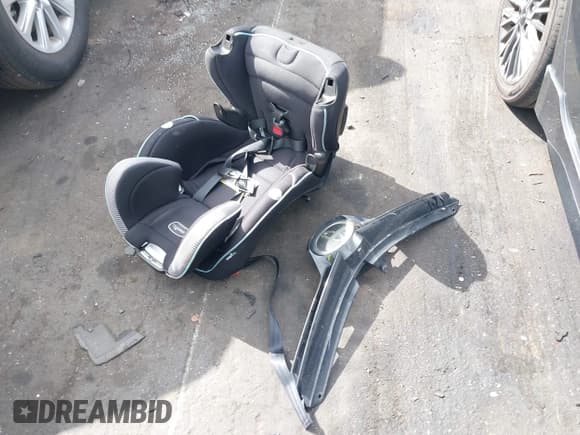 ✅ 2018 Toyota Corolla LE • VIN: 2T1BURHE3JC030201 • Lot: 43470481. Listed on IAAI with 102,535 mi. Free auction sales archive from the USA and detailed vehicle history report at DreamBid. Image 12.