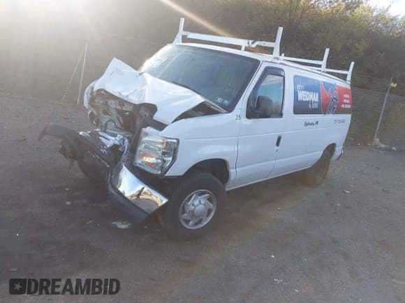 ✅ 2014 Ford Econoline Cargo Commercial • VIN: 1FTNE2EWXEDA69326 • Lot: 43748593. Wystawiony na IAAI z przebiegiem 139 521 mil. Bezpłatny archiwum sprzedaży aukcyjnych z USA i szczegółowy raport historii pojazdu na DreamBid. Zdjęcie 2.