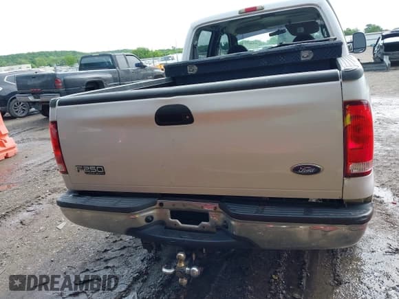 ✅ 2004 Ford F-250 XL • VIN: 1FTNW20L34EB95952 • Lot: 42160577. Listed on IAAI with 279,423 mi. Free auction sales archive from the USA and detailed vehicle history report at DreamBid. Image 16.