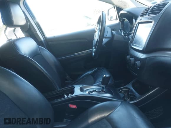 ✅ 2018 Dodge Journey Crossroad • VIN: 3C4PDCGG9JT156694 • Lot: 43380412. Wystawiony na IAAI z przebiegiem 102 284 mil. Bezpłatny archiwum sprzedaży aukcyjnych z USA i szczegółowy raport historii pojazdu na DreamBid. Zdjęcie 5.