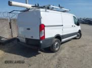 ✅ 2023 Ford Transit Cargo • VIN: 1FTYE1Y81PKB53926 • Lot: 42514906. Wystawiony na IAAI z przebiegiem 52 410 mil. Bezpłatny archiwum sprzedaży aukcyjnych z USA i szczegółowy raport historii pojazdu na DreamBid. Zdjęcie 4.