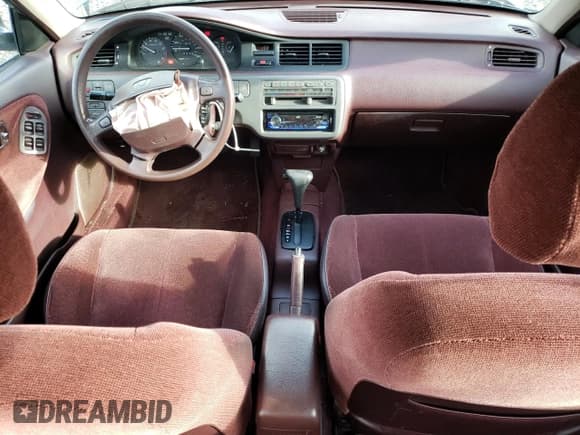 ✅ 1992 Honda Civic LX • VIN: JHMEG8657NS004642 • Lot: 80790364. Wystawiony na Copart z przebiegiem 135 791 mil. Bezpłatny archiwum sprzedaży aukcyjnych z USA i szczegółowy raport historii pojazdu na DreamBid. Zdjęcie 8.