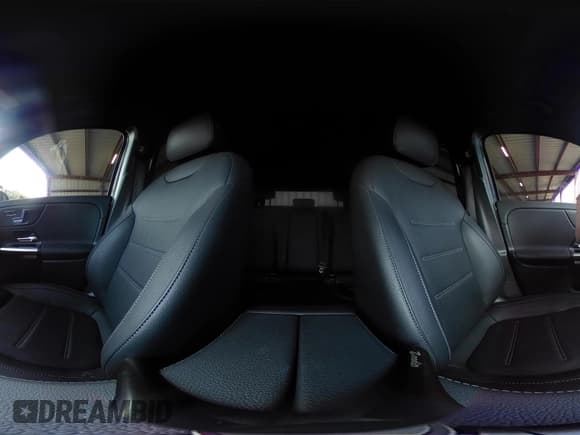 ✅ 2022 Mercedes-Benz GLA 35 AMG • VIN: W1N4N5BB3NJ409473 • Lot: 42405132. Wystawiony na IAAI z przebiegiem 43 006 mil. Bezpłatny archiwum sprzedaży aukcyjnych z USA i szczegółowy raport historii pojazdu na DreamBid. Zdjęcie 19.